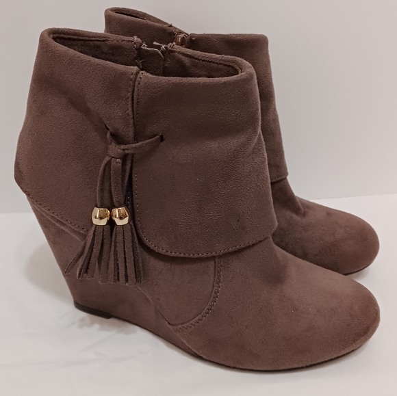 🔥 Zigi Soho Kris Hidden Wedge Brown Booties size 8 - Picture 2 of 6